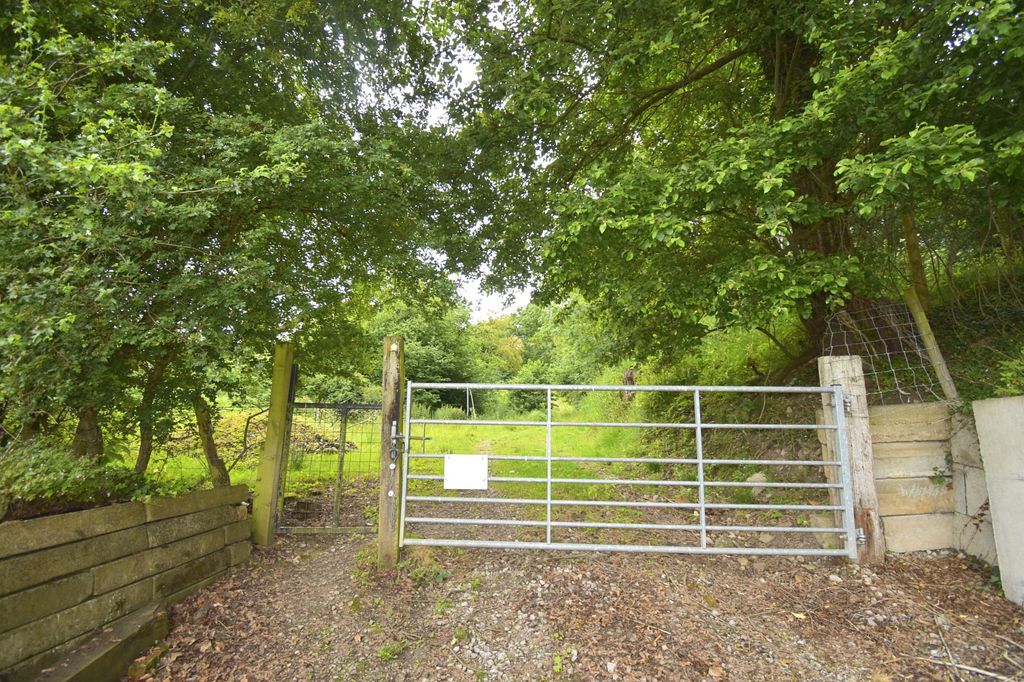 Property photo 2 of 6