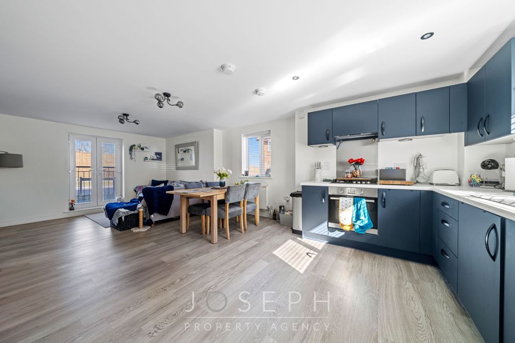 Property photo 2 of 7