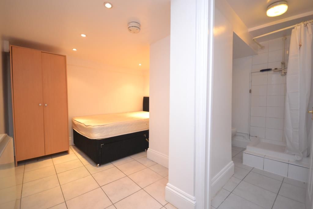 Property photo 3 of 3 Studio