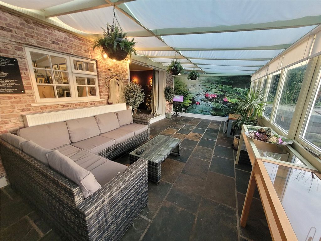 Property photo 3 of 55 Picture No. 52