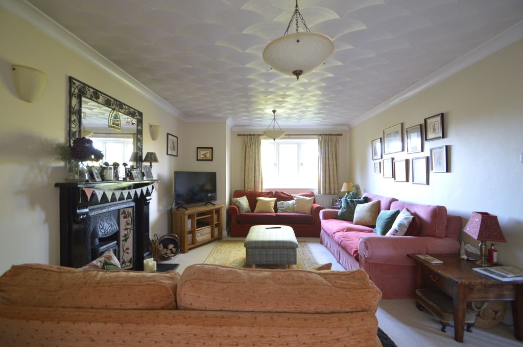 Property photo 3 of 21