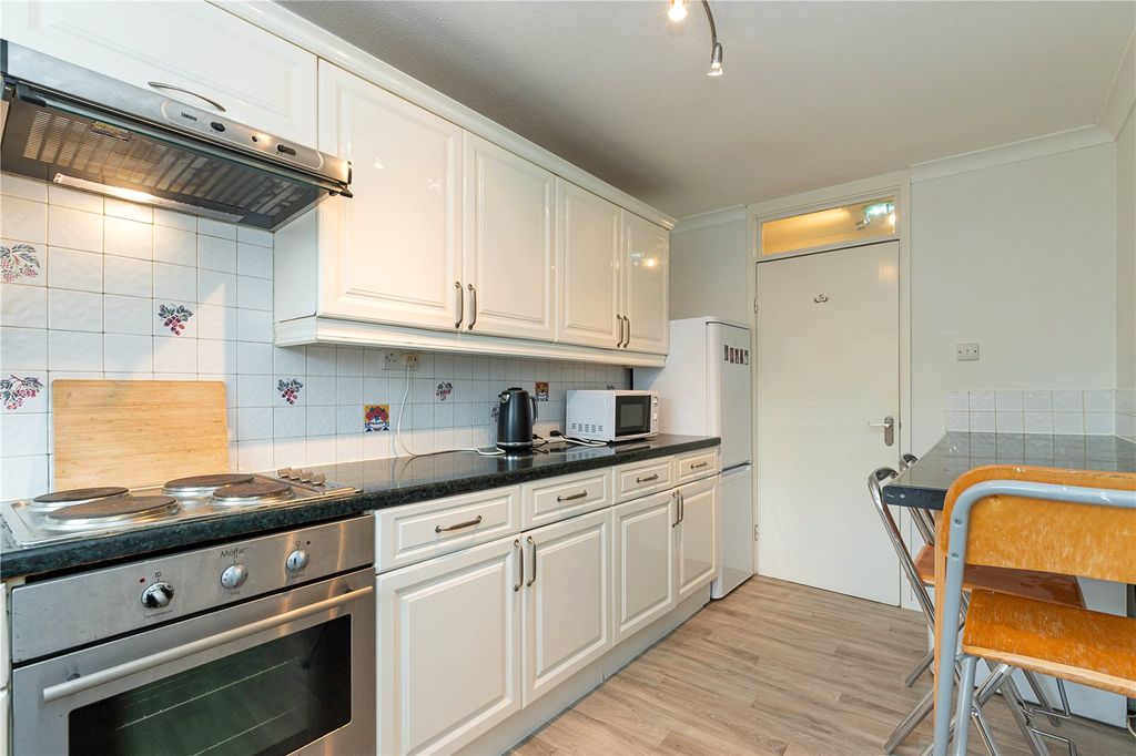 Property photo 3 of 9 Kitchen/Breakfast Rm
