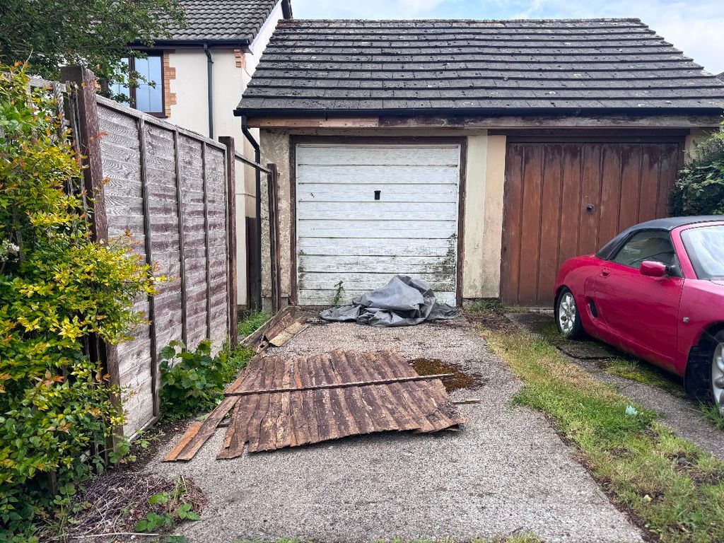 Property photo 1 of 2