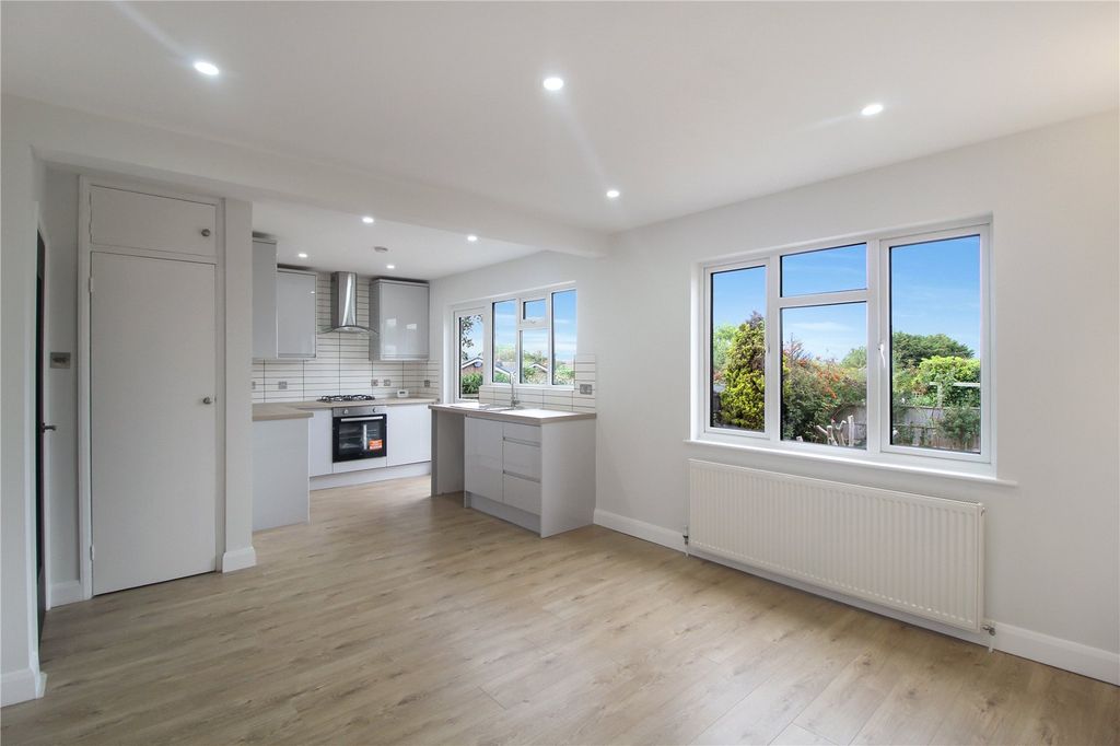 Property photo 2 of 17 Picture No. 09