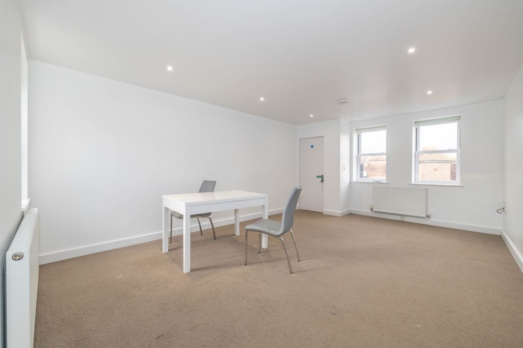 Property photo 2 of 9 Picture 2