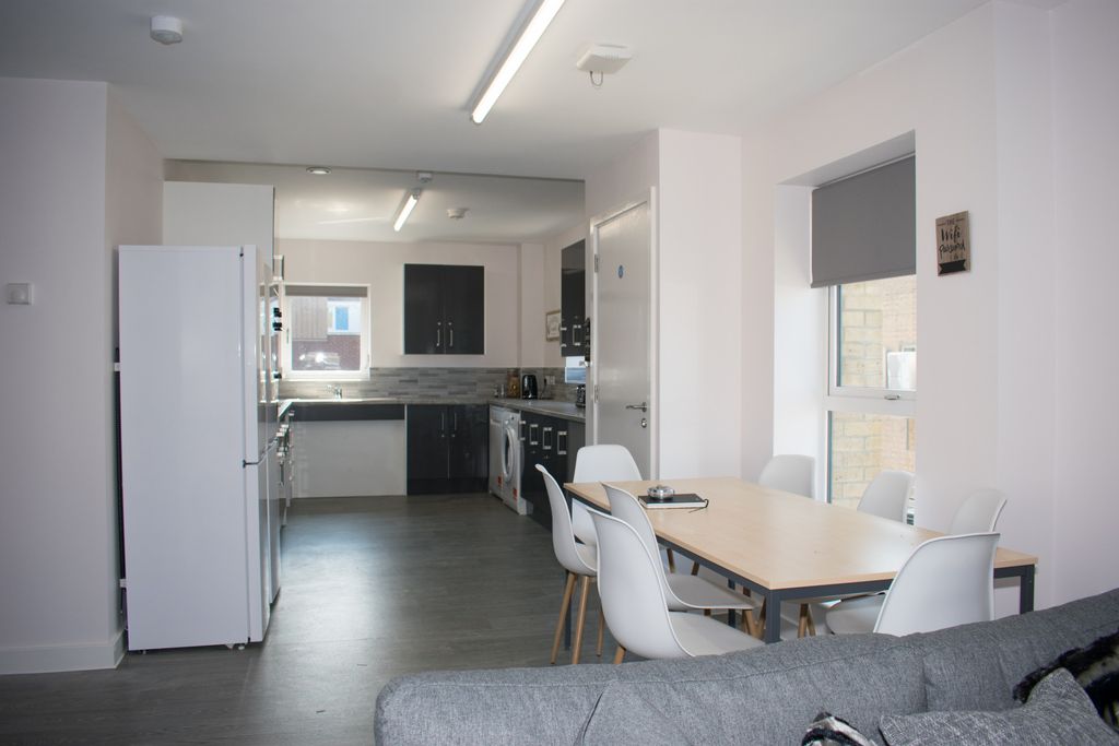 Property photo 3 of 5 Property Photo