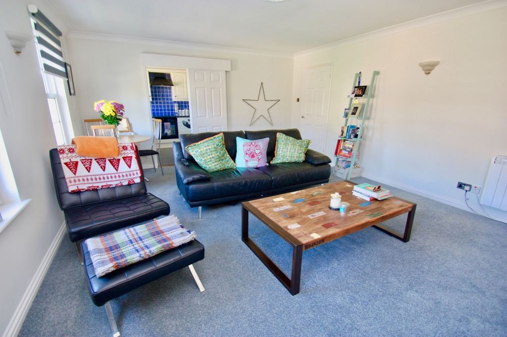 Property photo 3 of 10