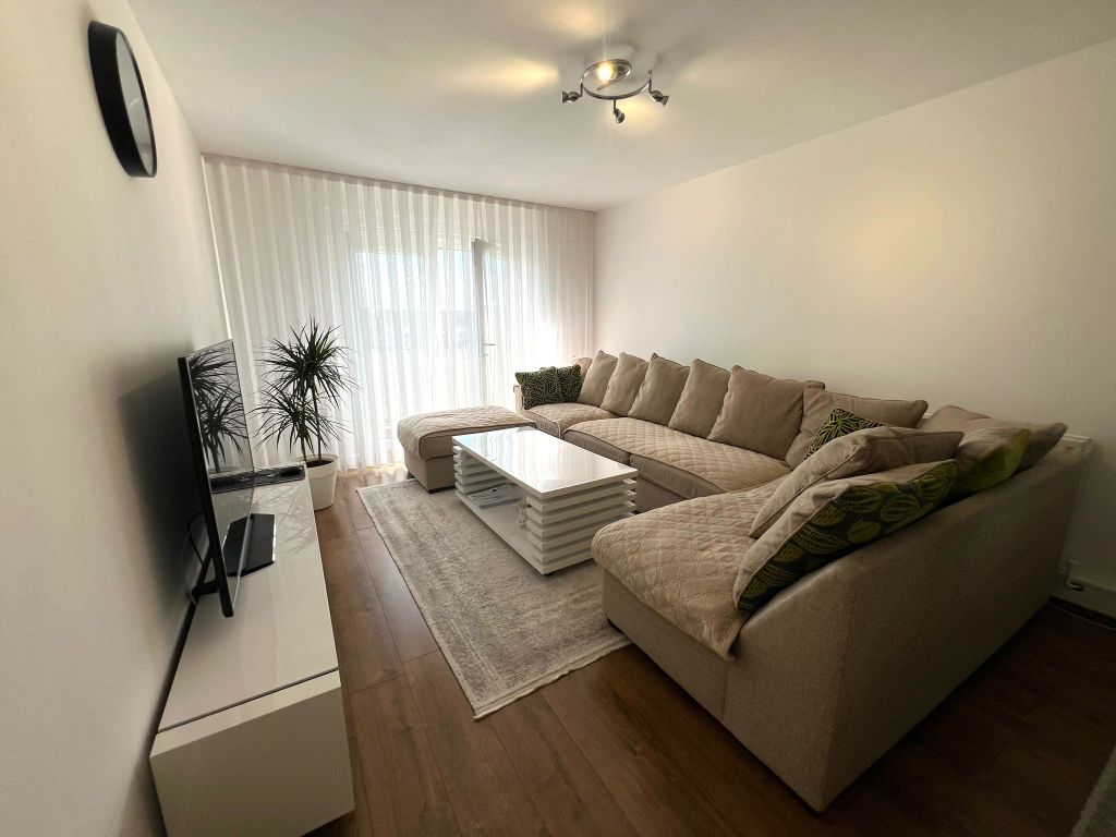 Property photo 2 of 10 E1Caaf94-40Cf-412B-81B3-8F8d92Abcdd1