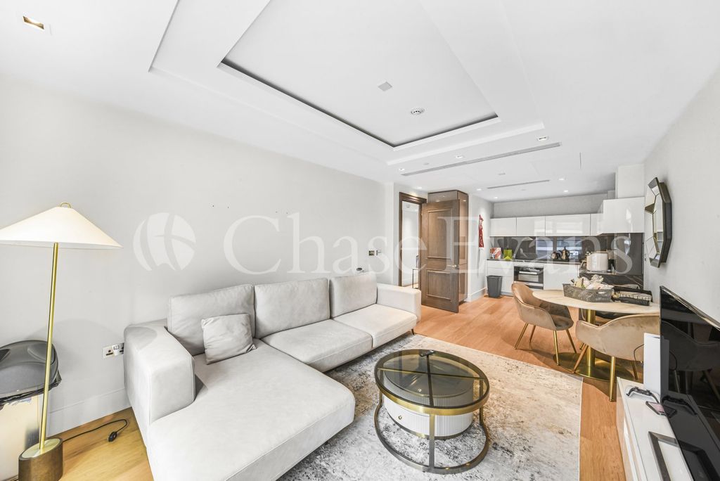 Property photo 1 of 10 Living