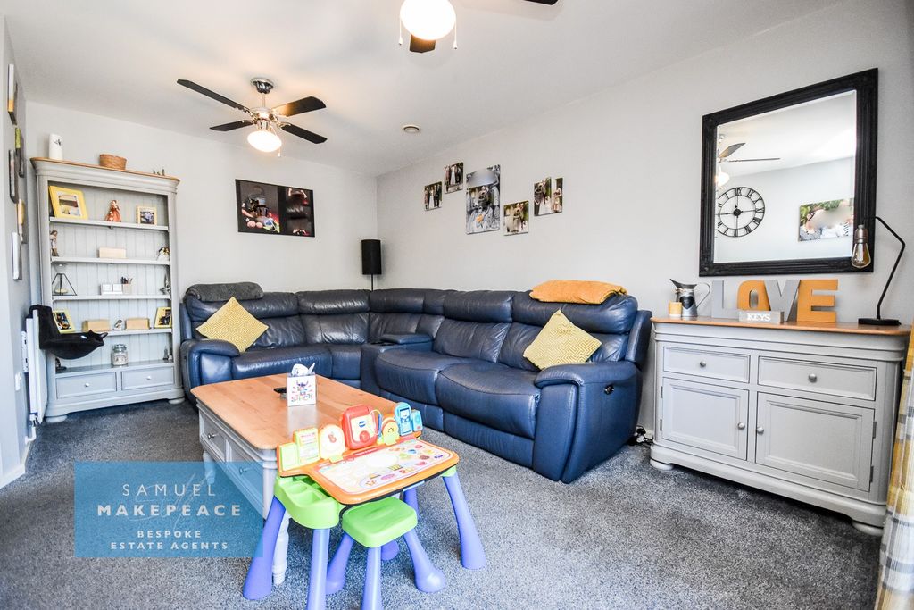 Property photo 3 of 20 Gallery