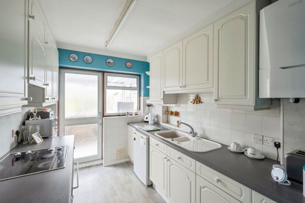 Property photo 2 of 17