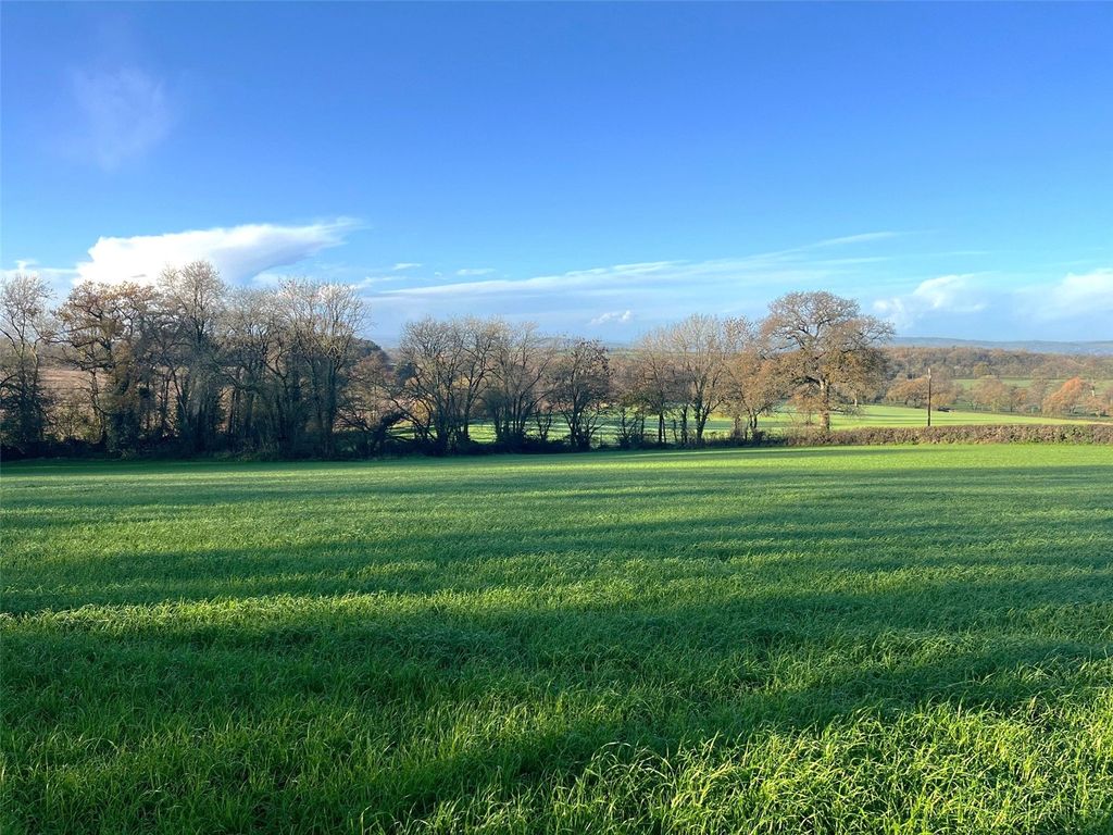 Property photo 2 of 6 Broadhembury 2