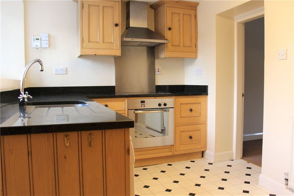 Property photo 2 of 13 Picture No. 23