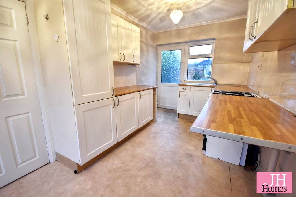 Property photo 3 of 23