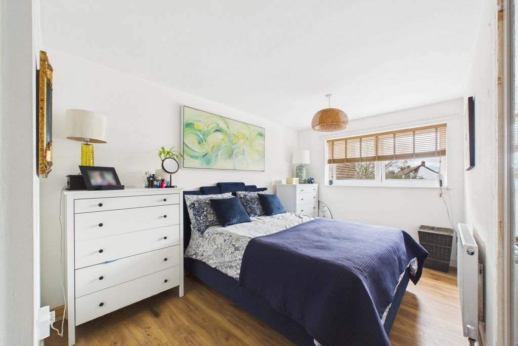 Property photo 3 of 9 Bedroom 1