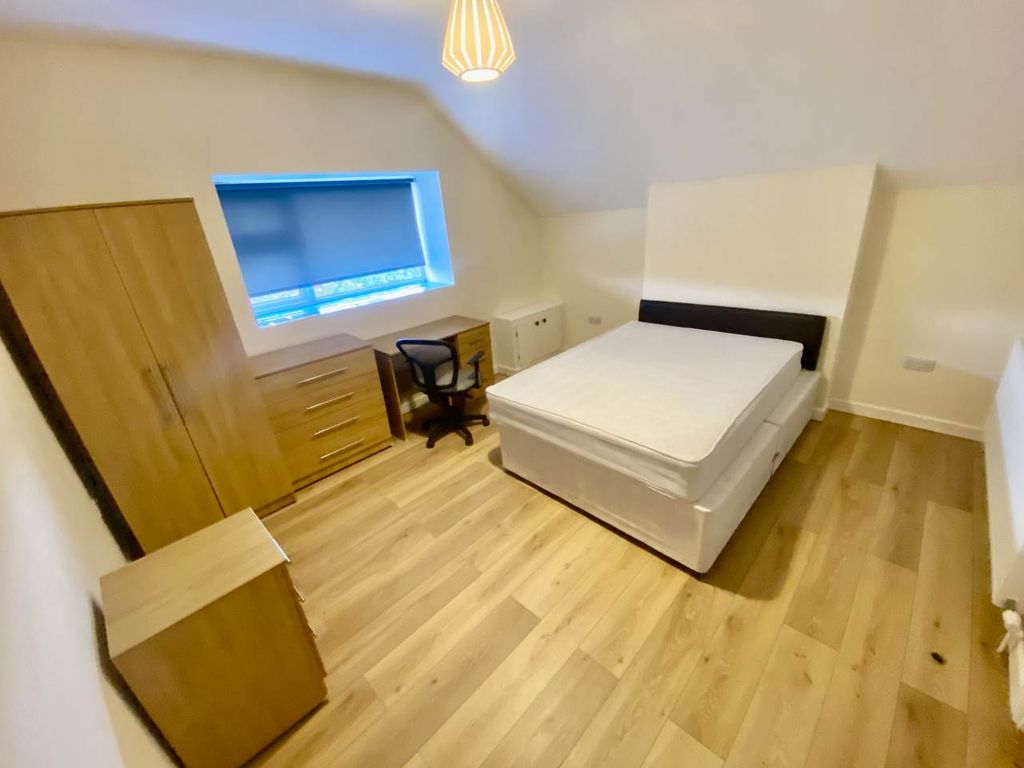 Property photo 3 of 11 Img_8130