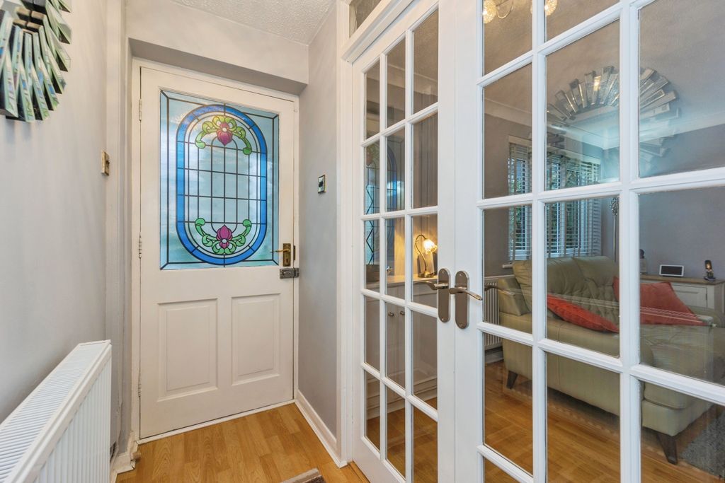 Property photo 2 of 23