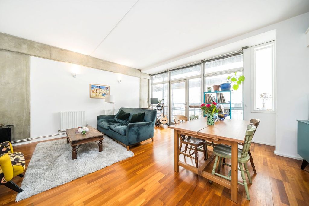 Property photo 1 of 5