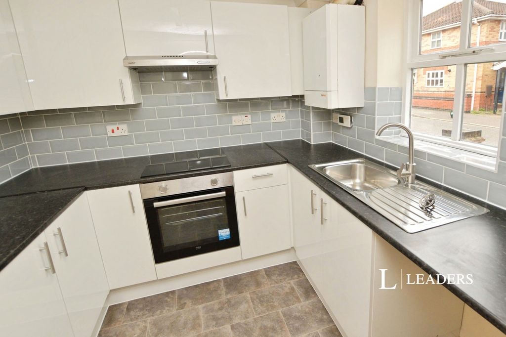 Property photo 3 of 8 Pbox-Img.Jpg
