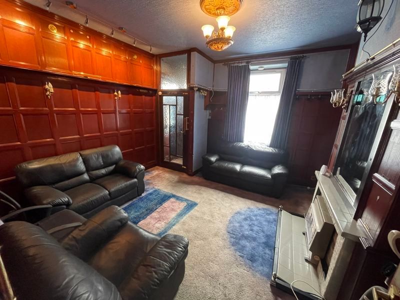 Property photo 2 of 7 Photo 6