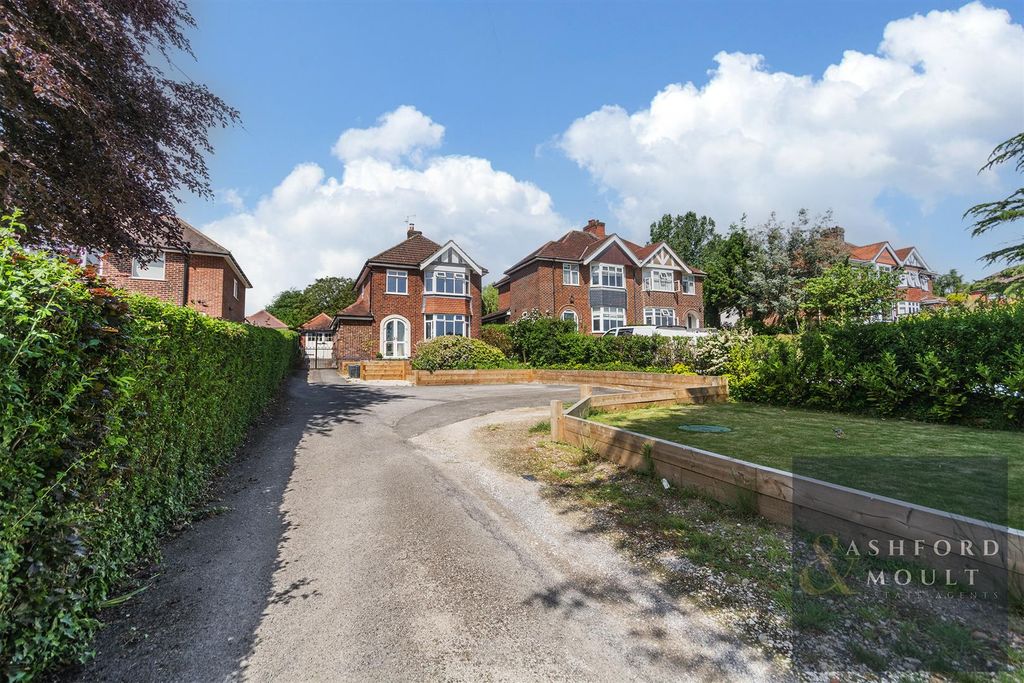 Property photo 1 of 49 Ashford-29.Jpg