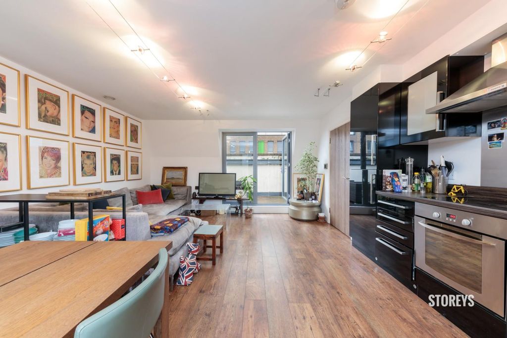 Property photo 2 of 27