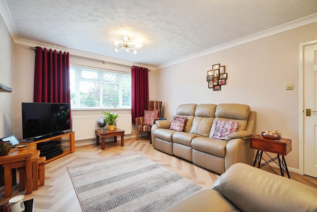 Property photo 3 of 20 Pbox-Img.Jpg