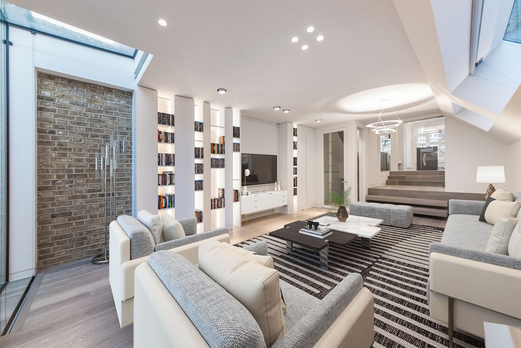 Property photo 1 of 22