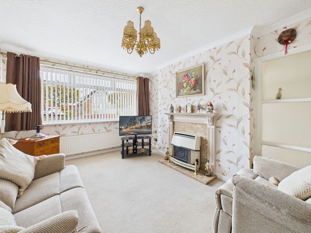 Property photo 2 of 19 Lounge