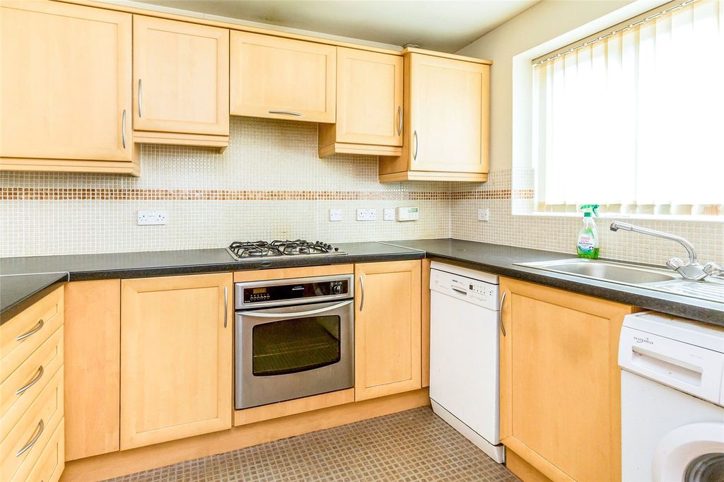 Property photo 3 of 8 Picture No. 06