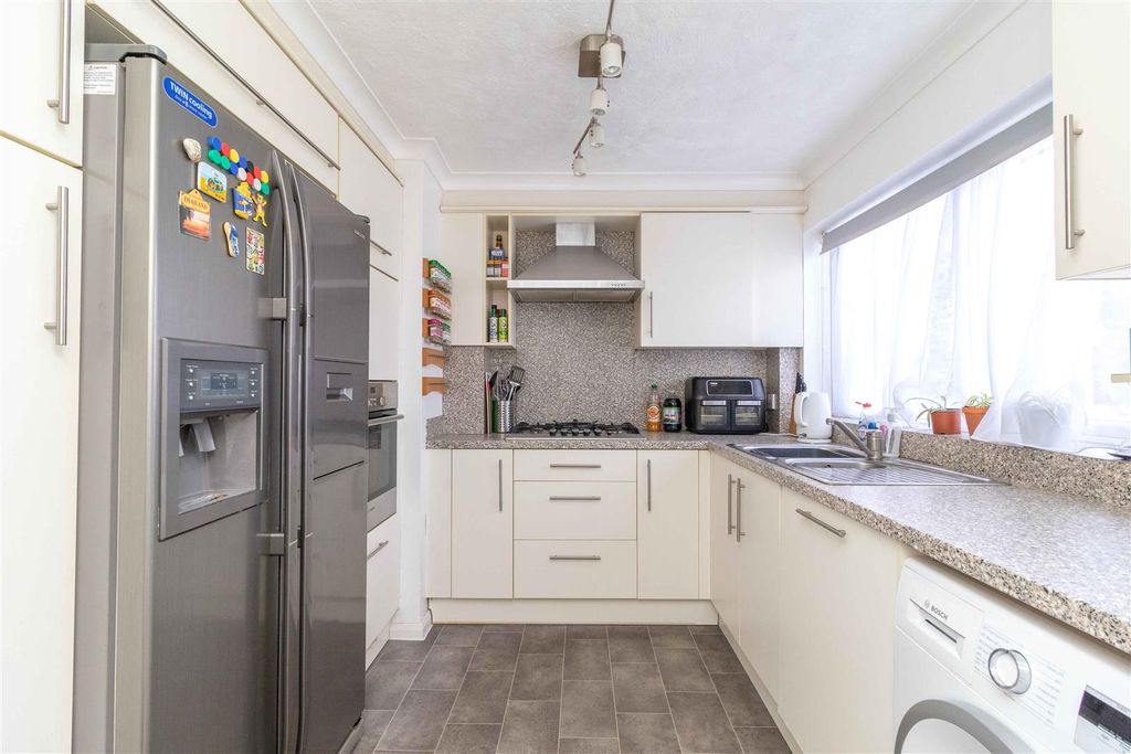 Property photo 3 of 11 Willlow-6.Jpg