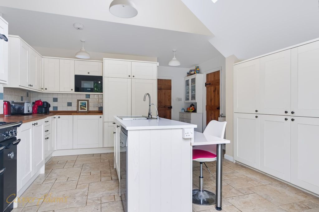 Property photo 3 of 13 Kitchen