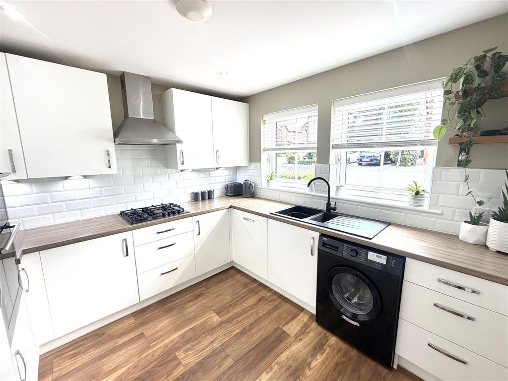 Property photo 2 of 35 Kitchen