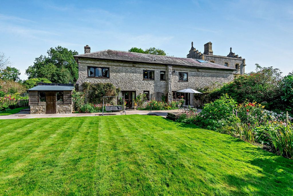 Property photo 3 of 26 Picture No. 15