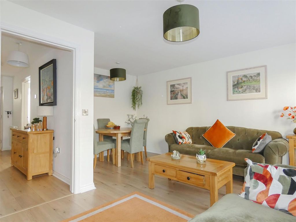 Property photo 2 of 17 Lounge/Dining Room