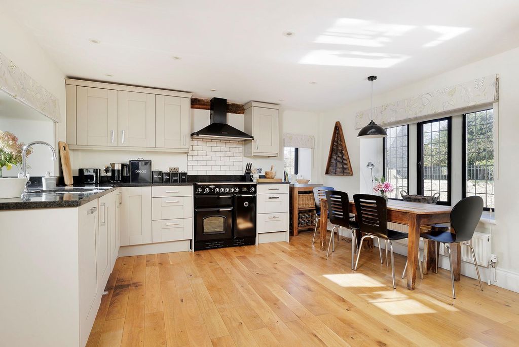 Property photo 3 of 26 Image