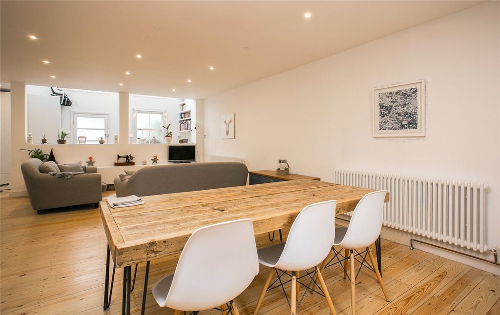 Property photo 3 of 15 Picture No. 18