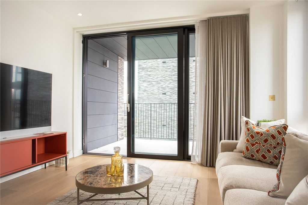 Property photo 2 of 28 Picture No. 08