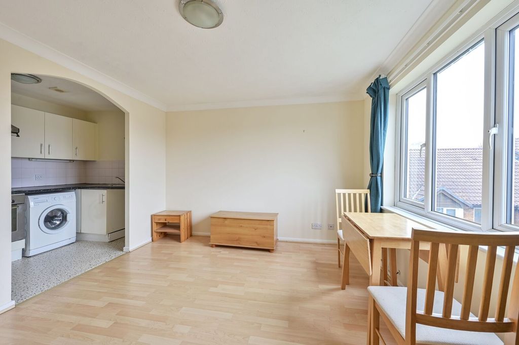 Property photo 2 of 6