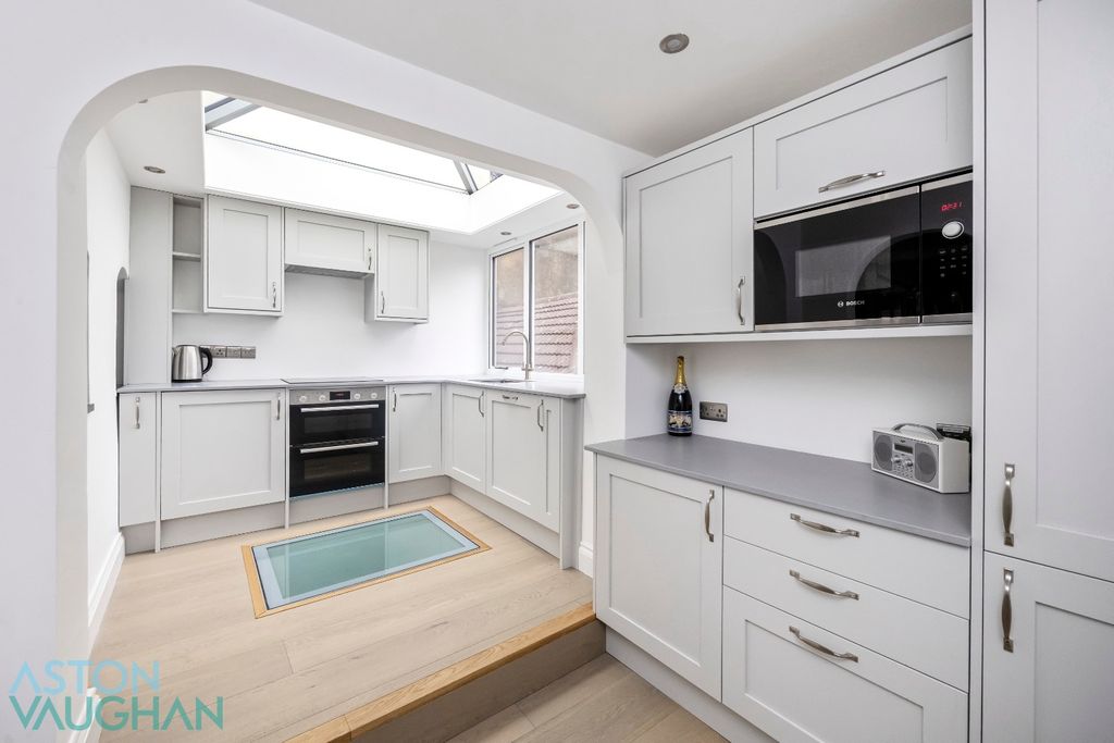 Property photo 2 of 25 5327962