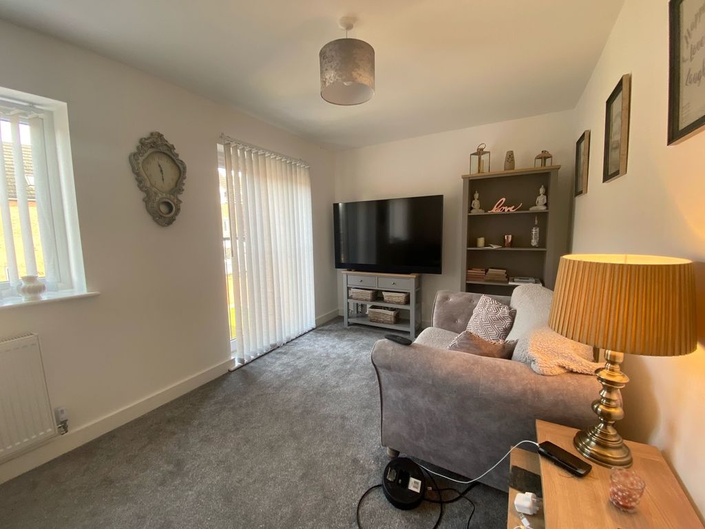 Property photo 2 of 11