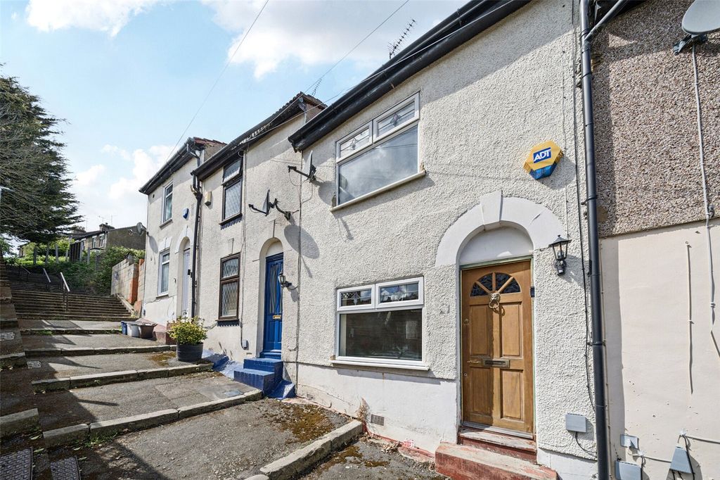 Property photo 1 of 18 External