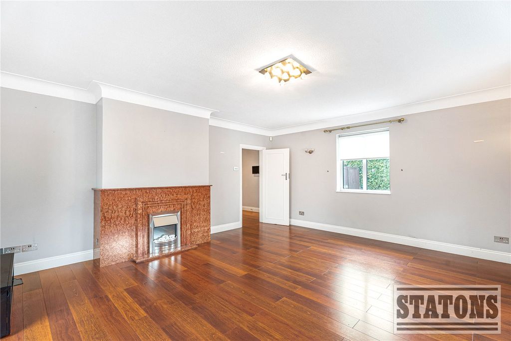 Property photo 2 of 31 Picture No. 28