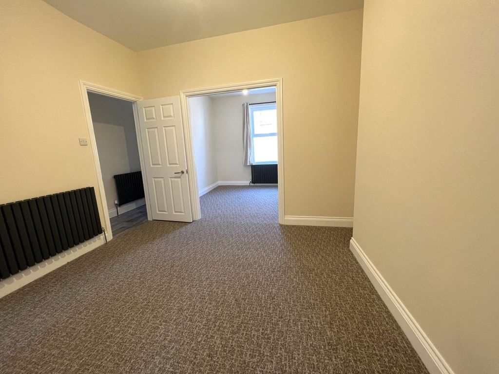 Property photo 3 of 9 Dining Area