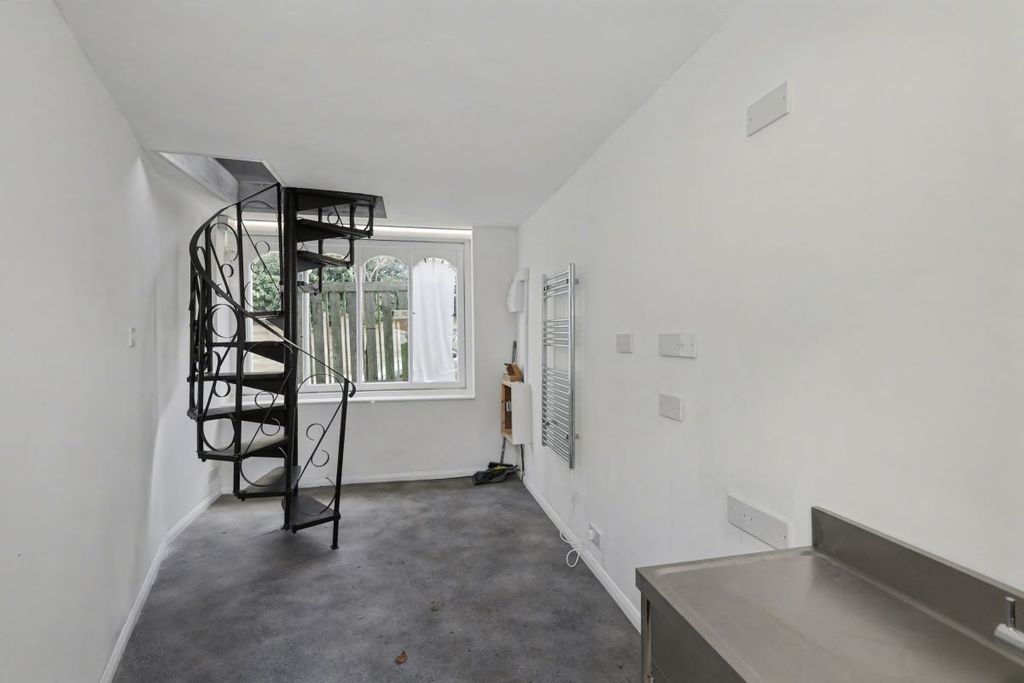 Property photo 2 of 8 Image 2