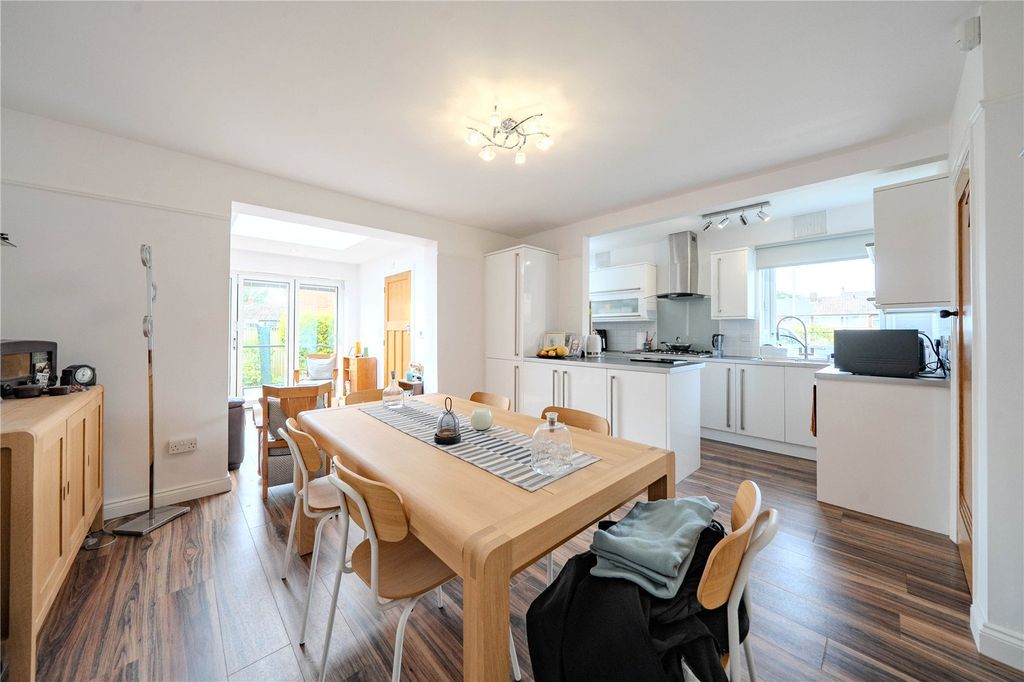 Property photo 3 of 18 Dining Kitchen