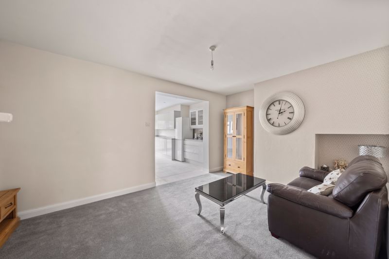 Property photo 3 of 17 Photo 8