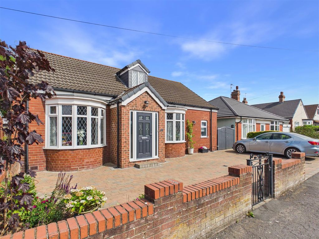 Property photo 1 of 25 Golf Links Road - Main Photo