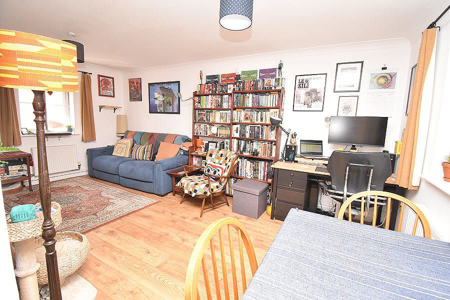 Property photo 2 of 8