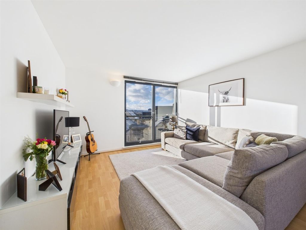 Property photo 2 of 16 Cam03782G0-Pr0244-Still030_Alt.Jpg